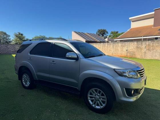 TOYOTA HILUX 2.7 SR 4X2 CD 16V FLEX 4P AUTOMÁTICO